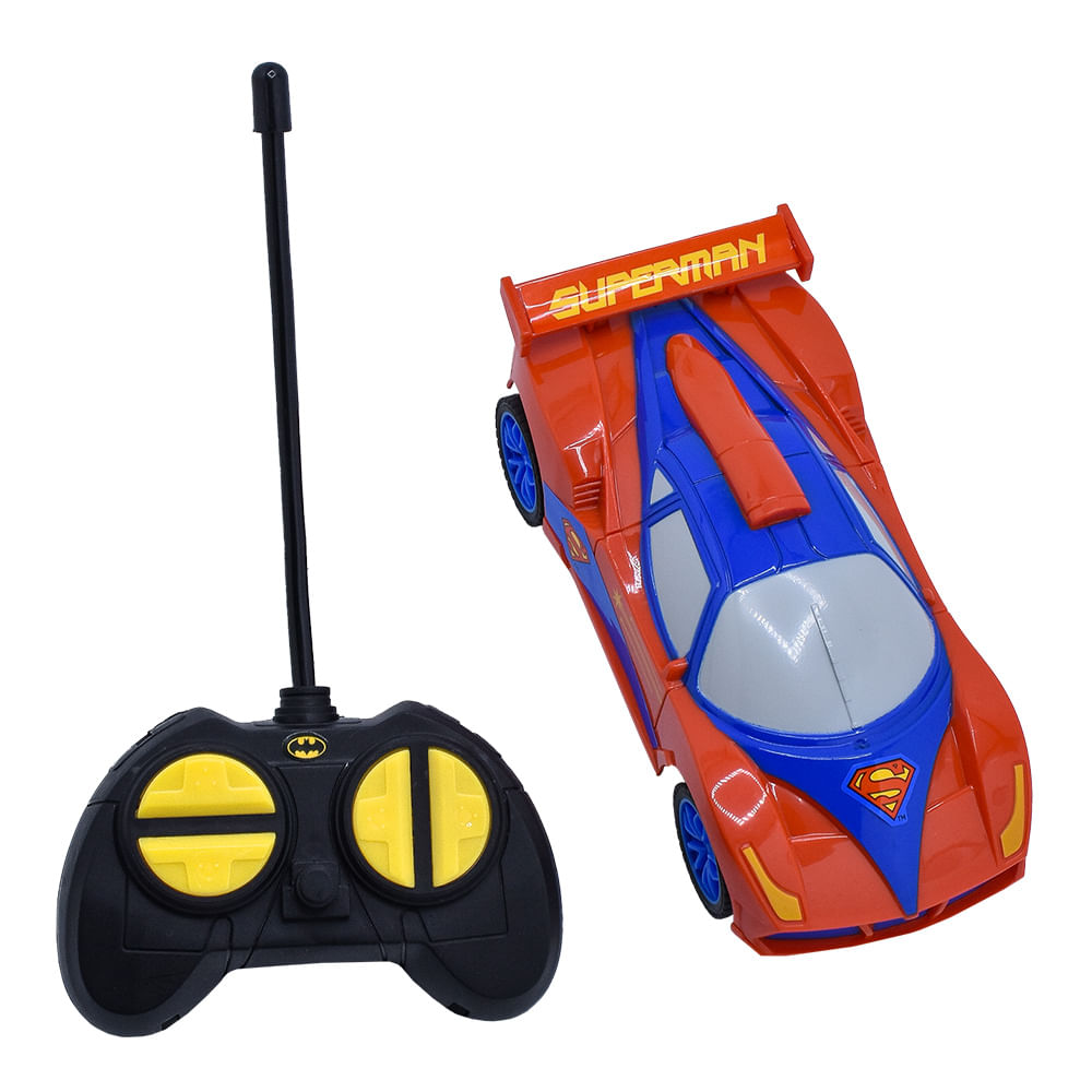 Carro DC COMICS Control Remoto Superman DC Comics Caja x 1 ĦExperimenta la potencia y la velocidad con nuestro increíble Carro a Control Remoto inspirado en DC Comics Superman!Este carro a control remoto rinde homenaje al Hombre de Acero, llevando la majestuo