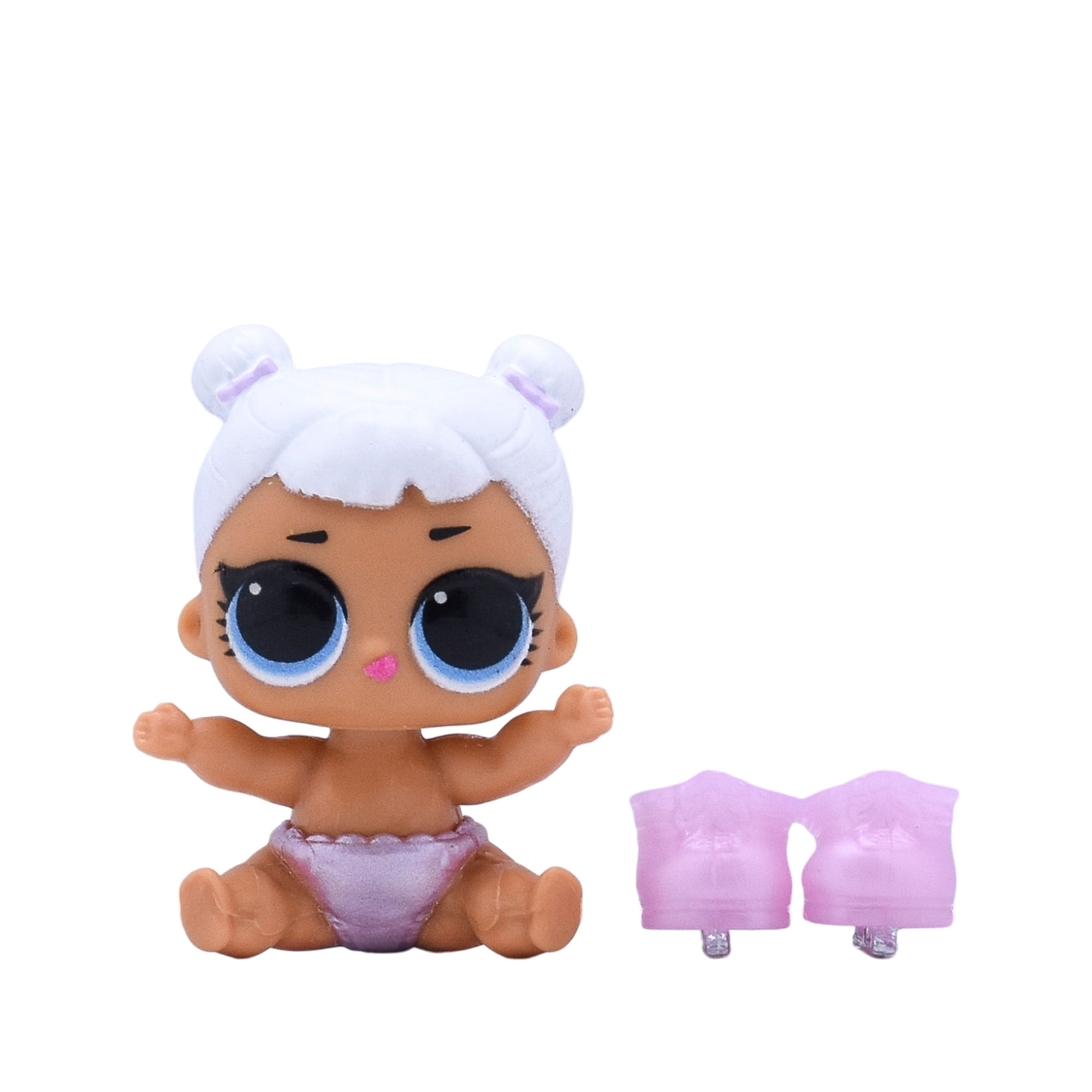 Muñeca LOL Sorpresa Angel de Nieve LOL Caja x 1 Prepárate para una aventura encantadora con LOL Surprise Lil Snow Angel  Esta adorable muñeca forma parte de la colección Lil Sis, trayendo diversión a tu mundo LOL. Con su accesorio intercambiable y 